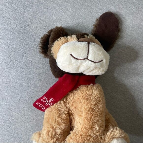 Petsmart Lucky 2021 Collectible Plush Toy Dog Squeaky Dog Toy - Picture 4 of 7